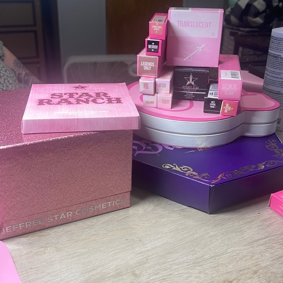 Jeffree star makeup - Picture 1 of 1